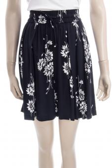 MCQ ALEXANDER MCQUEEN Shorts WIDE PLEAT SHORTS 